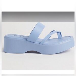 New Torrid Baby Blue Strappy Flatform Sandals 8.5 W